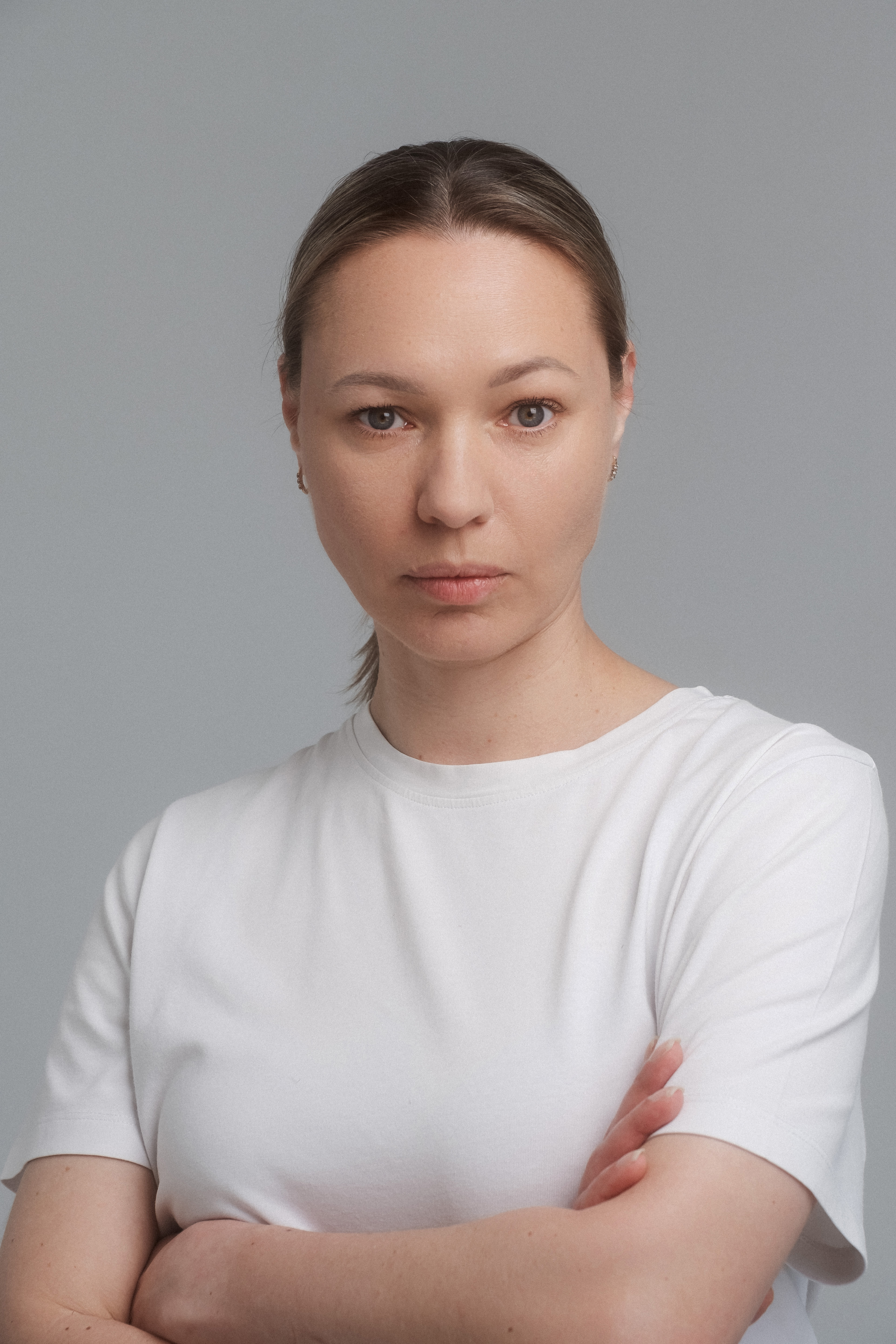 Актер Дина