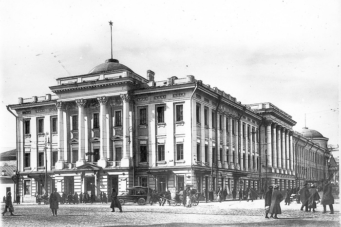 Дом Союзов - историческая сцена в центре города